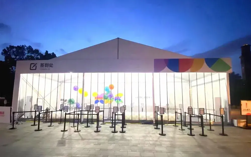 Activités de convention et d'exposition location et construction de tentes